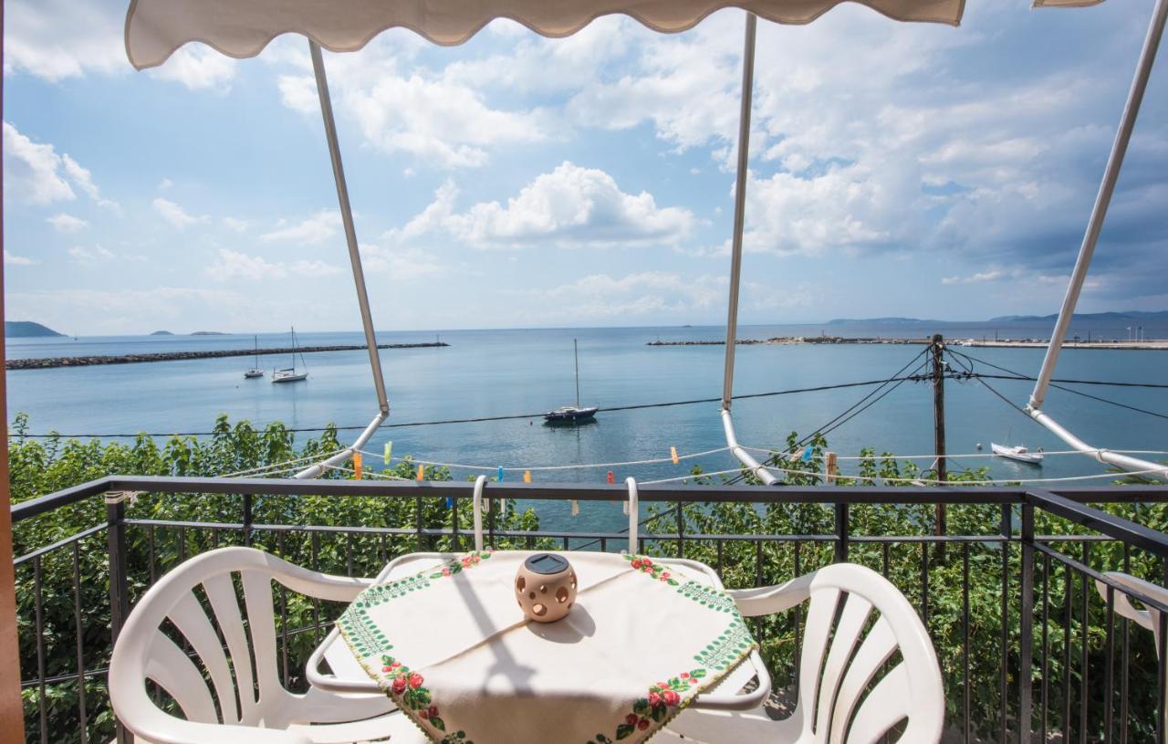 Orfanos Loutraki Rooms Exterior foto